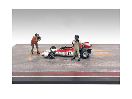 "Race Day" Two Diecast Figures Set 2 for 1/43 Scale Models by American Diorama